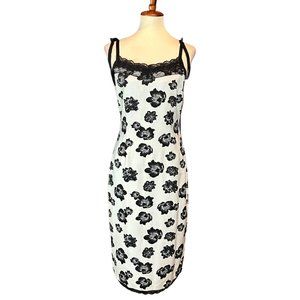 Eva Mendes New York and Company dress S small floral print gray black lace cute